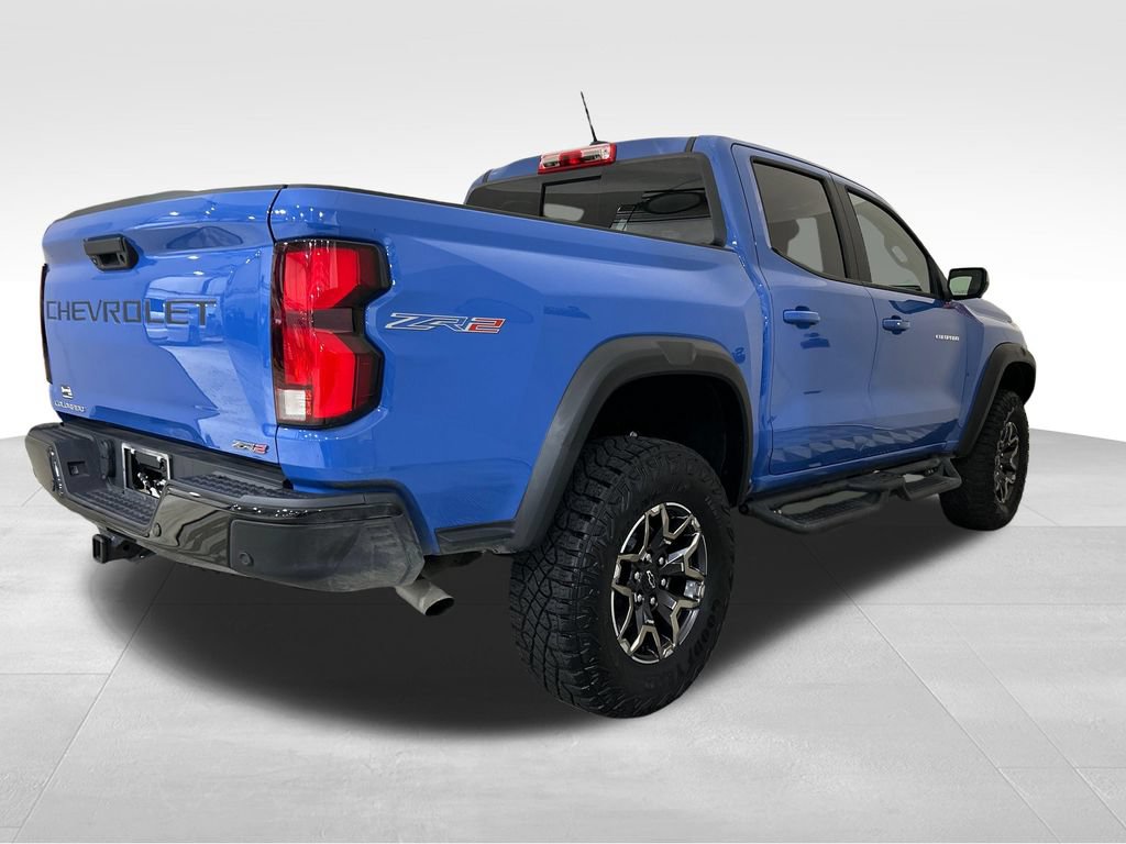 Used 2025 Chevrolet Colorado ZR2 w/ Technology Package AWD/4WD image 6