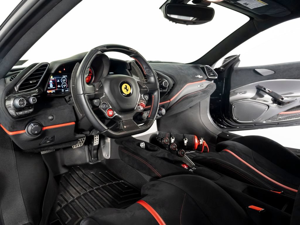Used 2020 Ferrari 488 Pista Coupe RWD image 18