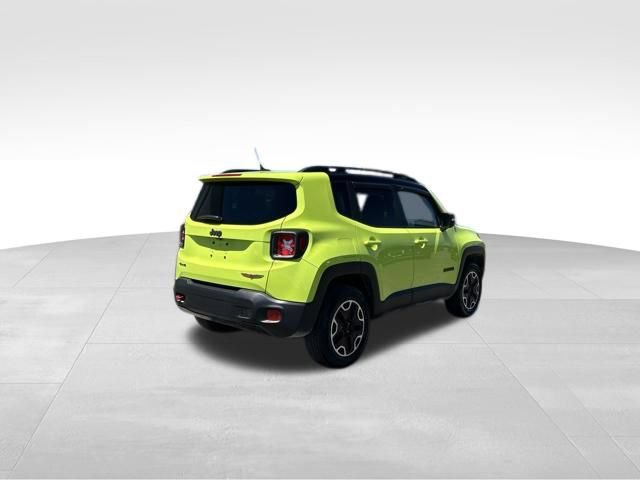 Used 2017 Jeep Renegade Trailhawk w/ Premium Trailhawk Package AWD/4WD image 7