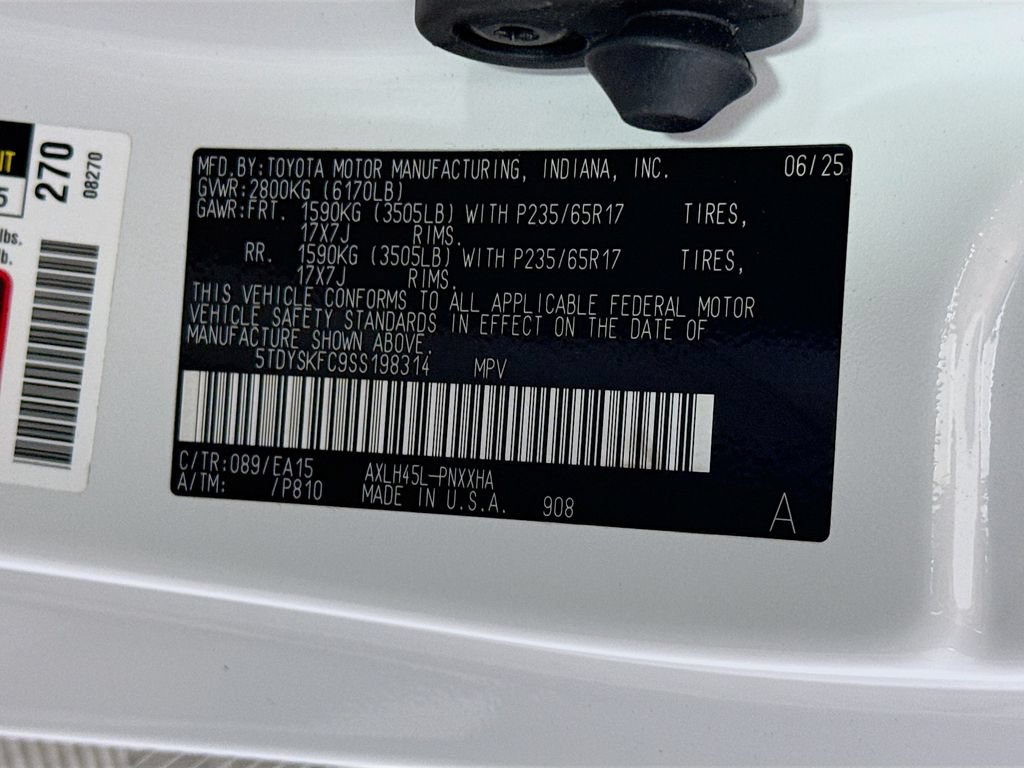 Certified 2025 Toyota Sienna XLE AWD/4WD image 39