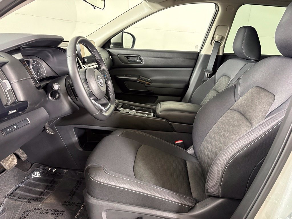 Used 2024 Nissan Pathfinder SV FWD image 22