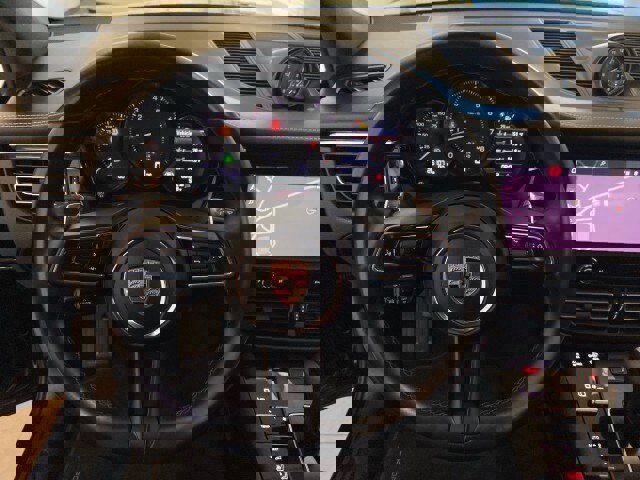 Used 2024 Porsche Macan image 17