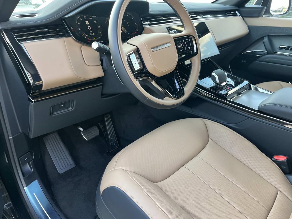 New 2026 Land Rover Range Rover Sport Dynamic SE AWD/4WD image 11