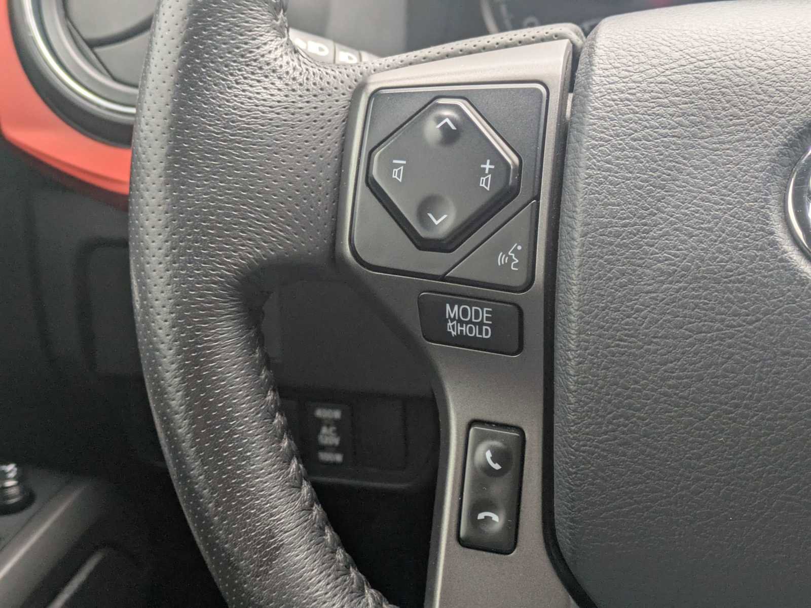 Used 2020 Toyota Tacoma TRD Off-Road w/ TRD Premium Off Road Package image 25