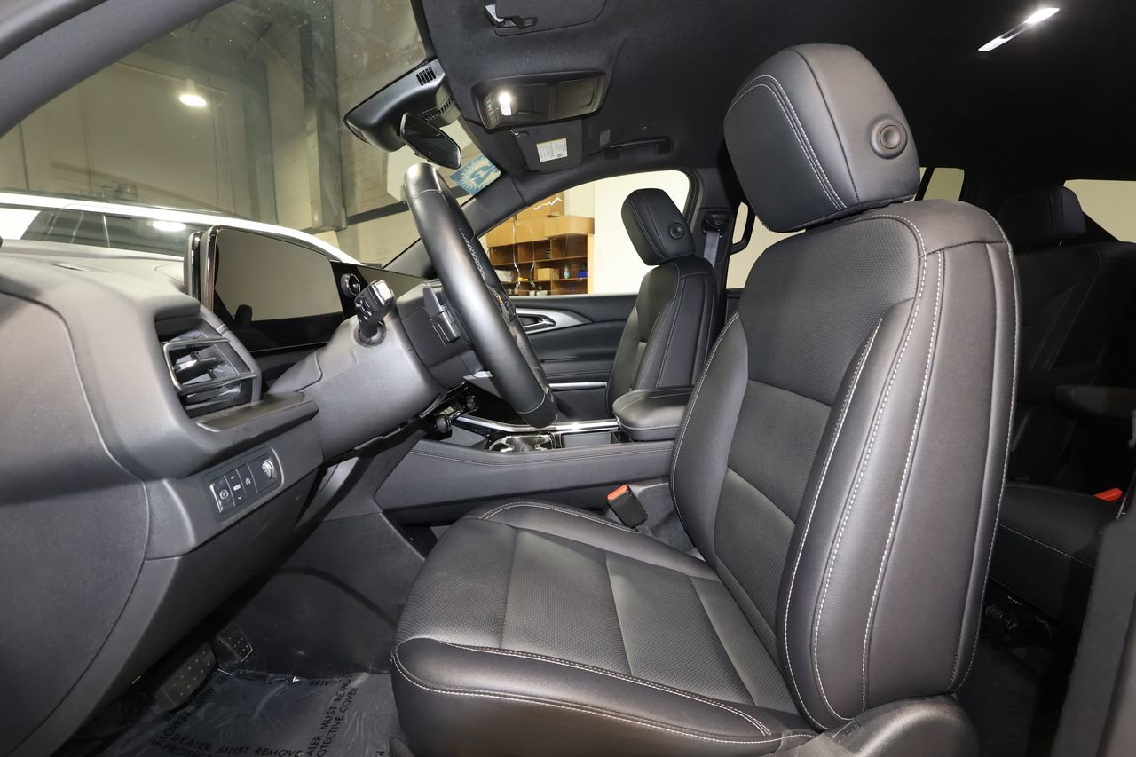 Certified 2025 Chevrolet Traverse LT image 23