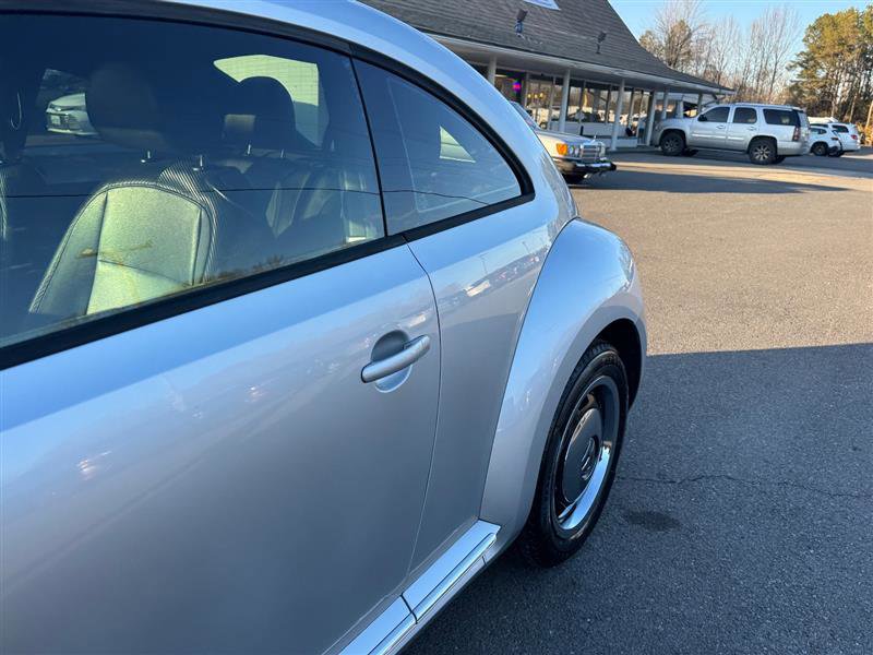 Used 2012 Volkswagen Beetle 2.5 image 11