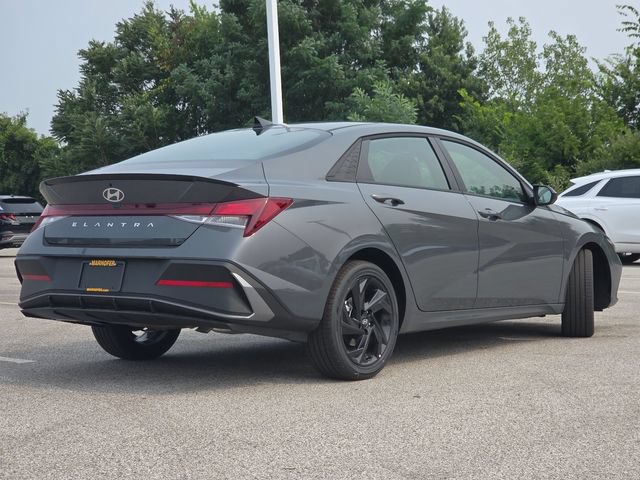 New 2026 Hyundai Elantra SEL Sport FWD image 17