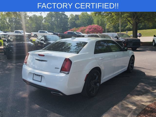 Certified 2023 Chrysler 300 Touring w/ Sport Appearance Package RWD image 5