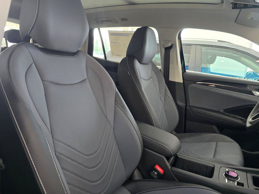 New 2026 Volkswagen Tiguan SE AWD/4WD image 6