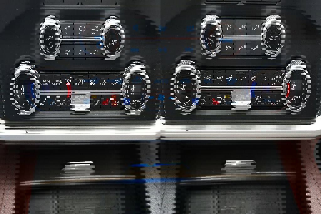 Used 2024 Ford Expedition Limited image 27