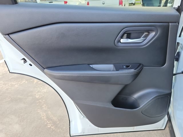Used 2024 Nissan Rogue SV AWD/4WD image 13