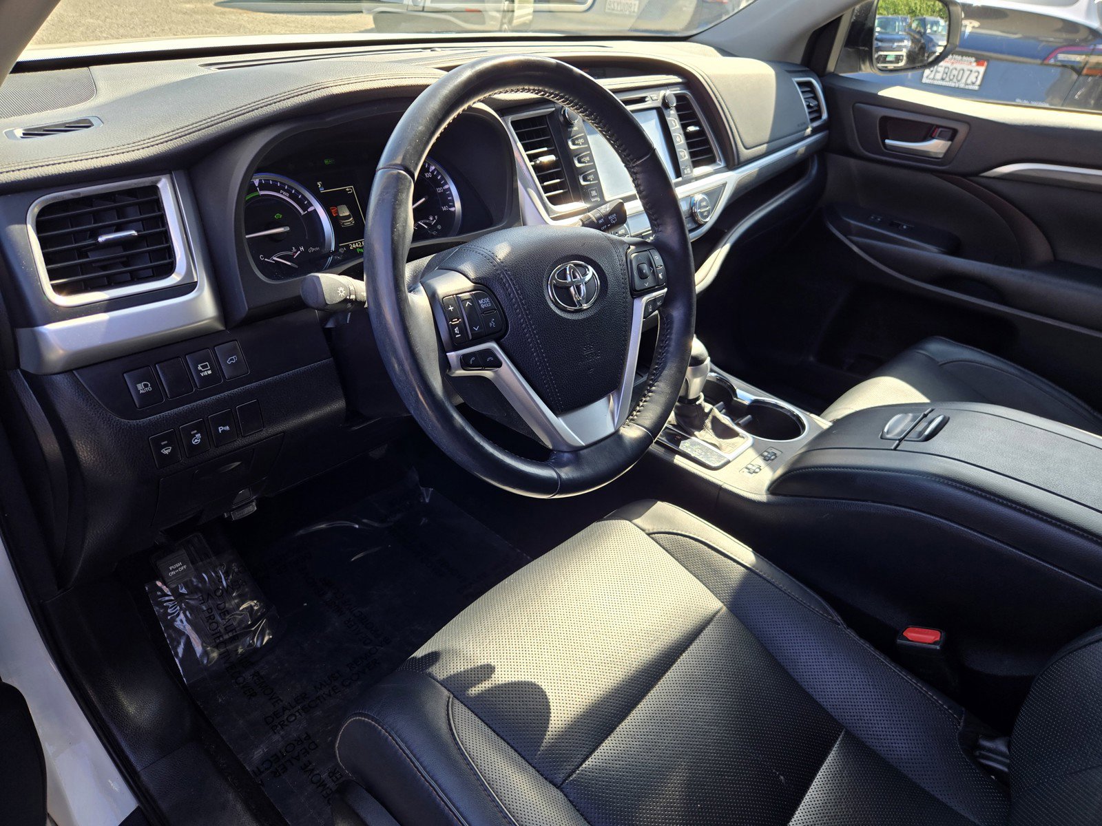 Used 2017 Toyota Highlander Limited Platinum w/ Carpet Mat Package AWD/4WD image 10