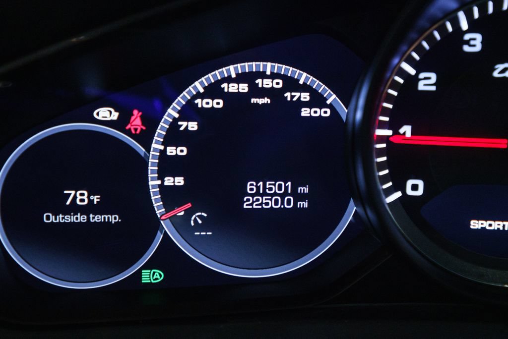 Used 2020 Porsche Cayenne Turbo AWD/4WD image 21