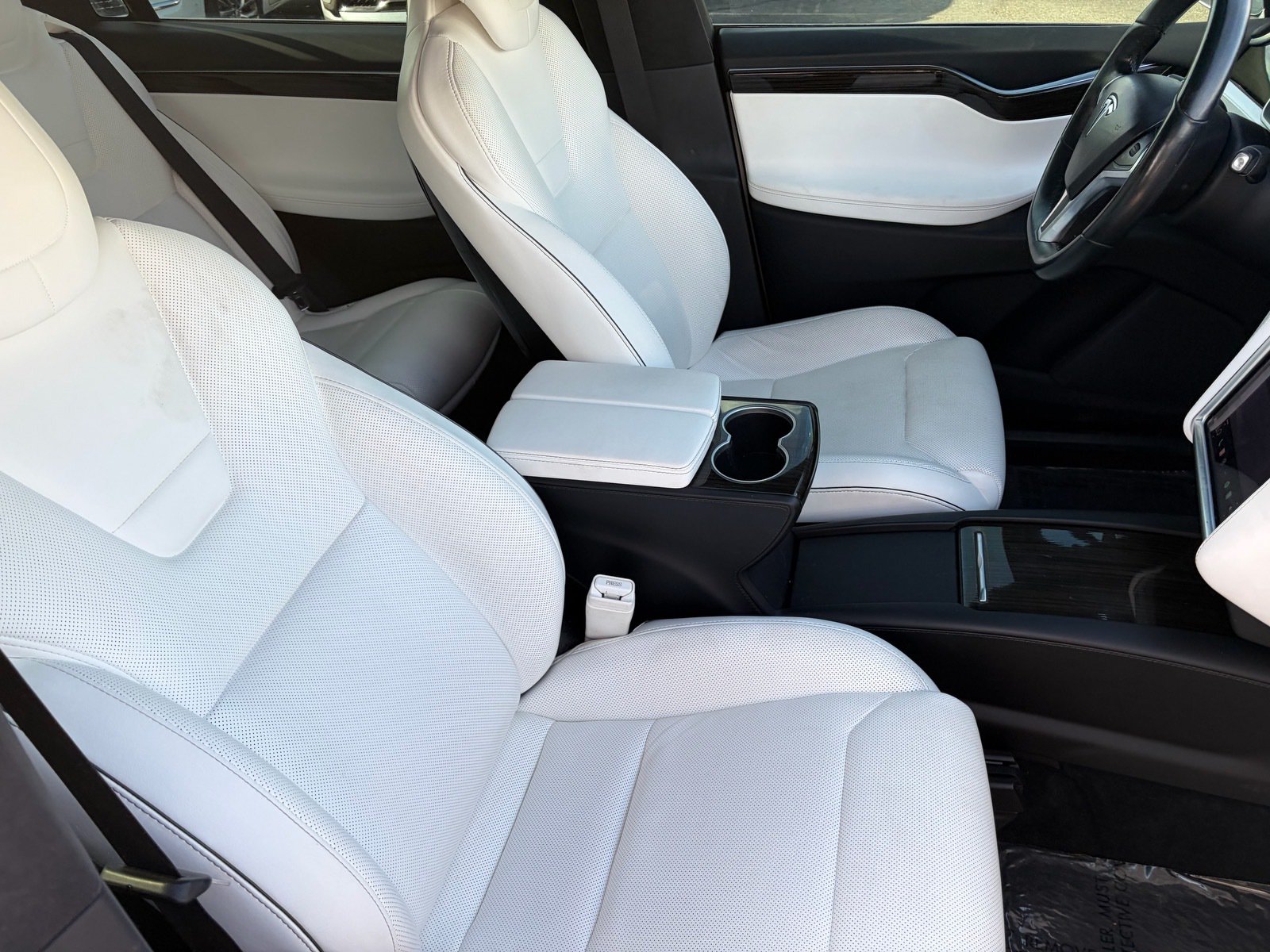 Used 2016 Tesla Model X 70D AWD/4WD image 32