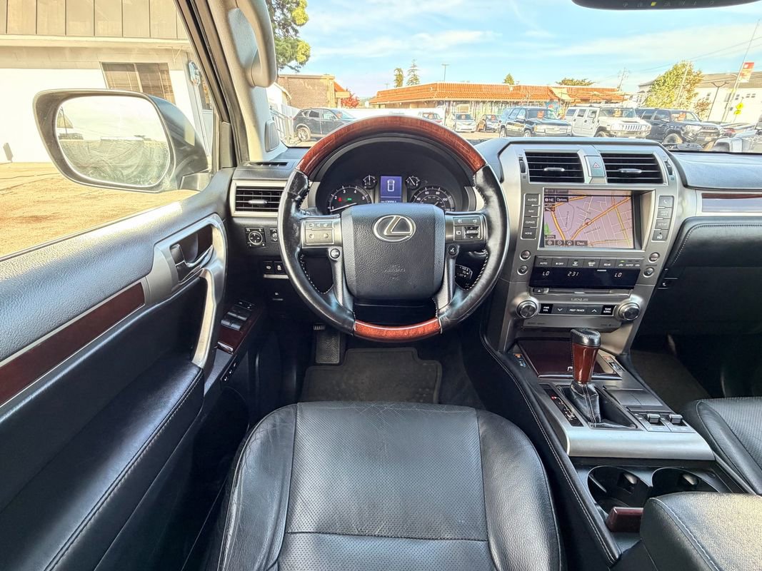 Used 2017 Lexus GX 460 image 38