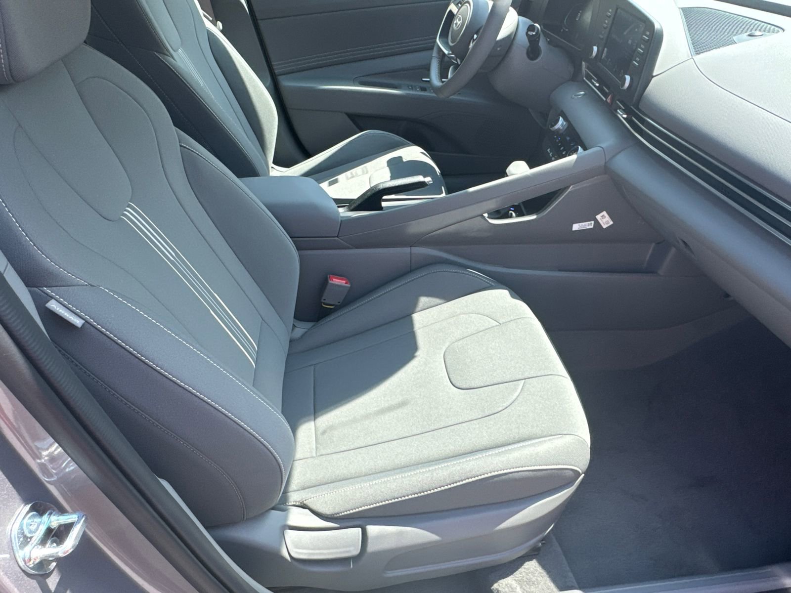 Used 2025 Hyundai Elantra Sport FWD image 13