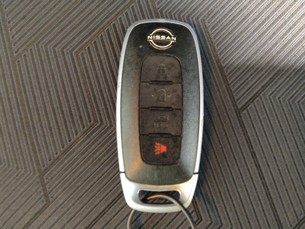 Used 2024 Nissan Versa SV w/ Trunk Package image 32