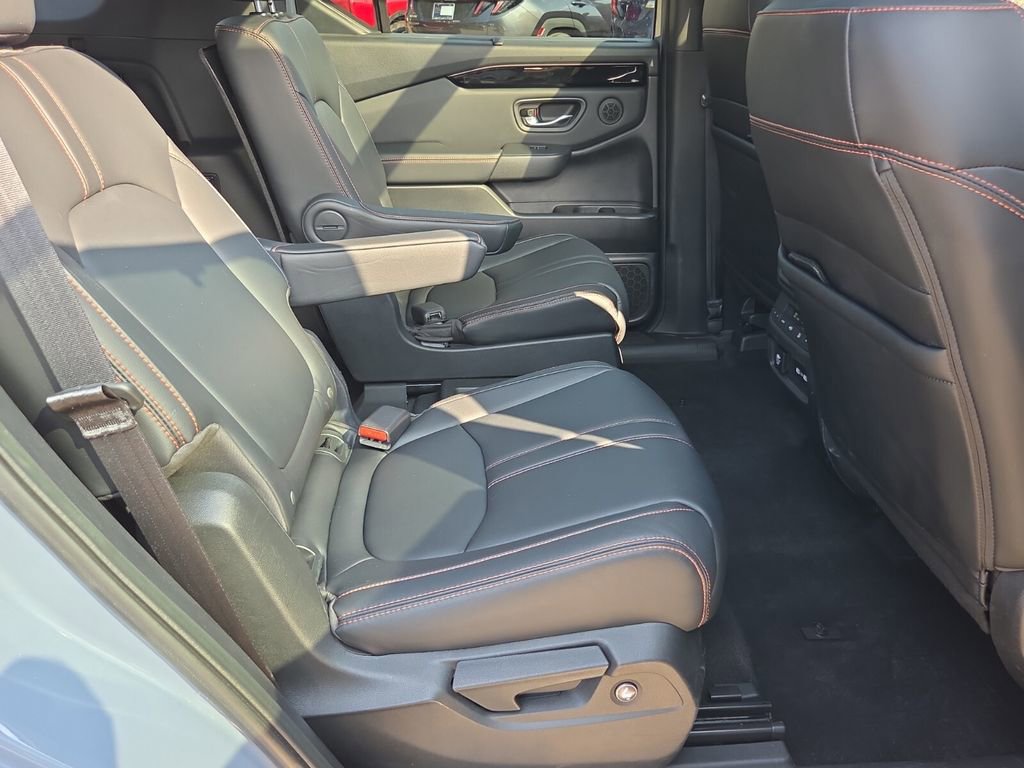 Used 2023 Honda Pilot TrailSport image 19