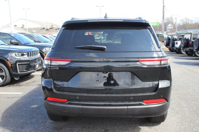 Used 2023 Jeep Grand Cherokee Altitude image 27