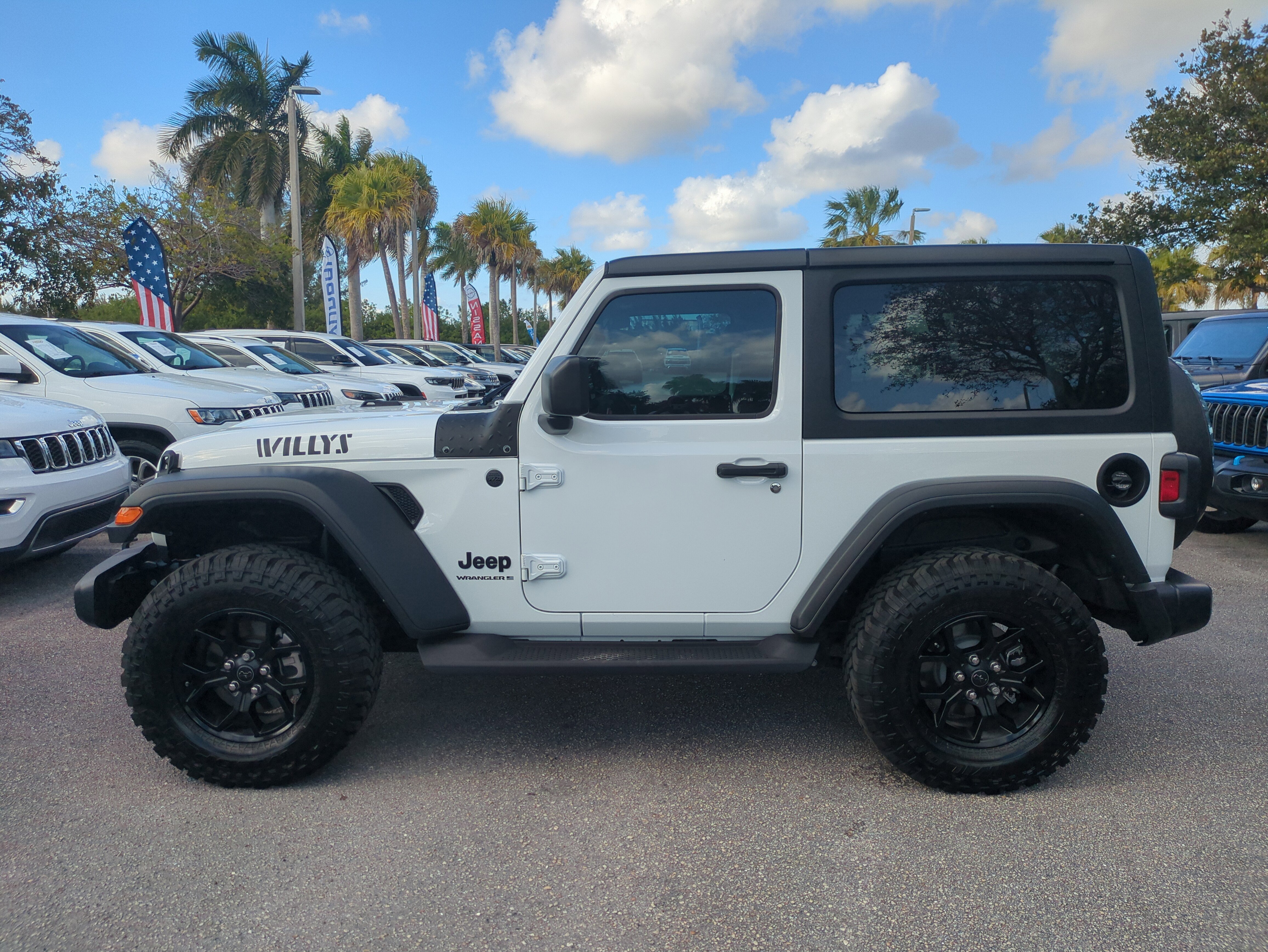 Certified 2025 Jeep Wrangler Willys image 8