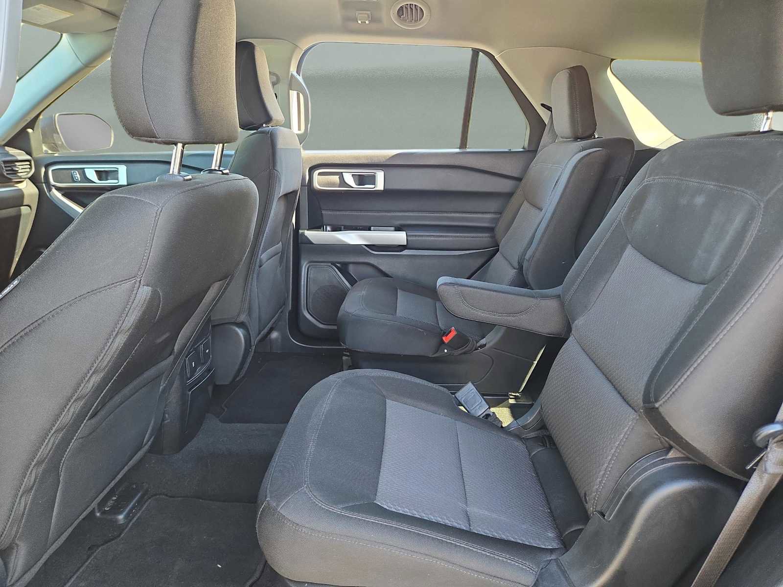Used 2024 Ford Explorer XLT image 12