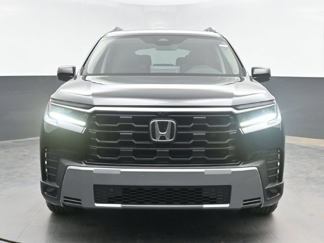New 2026 Honda Pilot Touring image 3