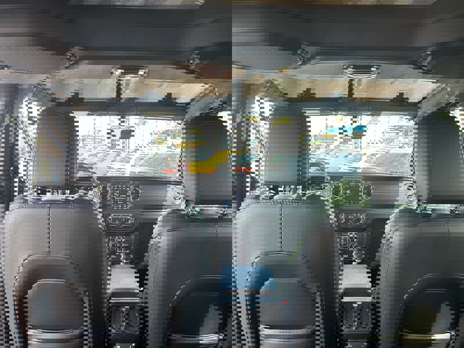 Used 2023 Jeep Wrangler Sahara image 38