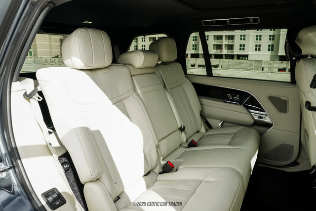 Used 2025 Land Rover Range Rover Long Wheelbase SE image 43