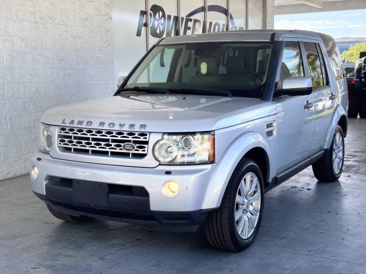 Used 2013 Land Rover LR4 HSE AWD/4WD image 2