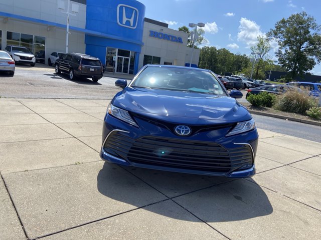 Used 2024 Toyota Camry XLE image 3