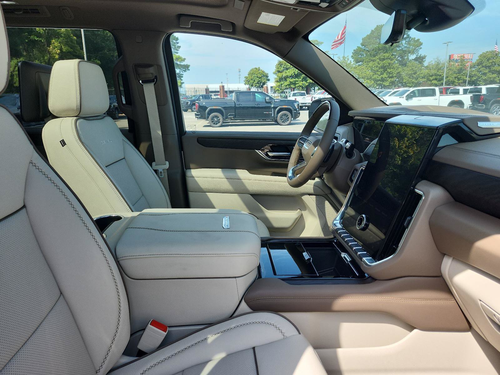New 2026 GMC Yukon XL Denali w/ Denali Reserve Package AWD/4WD image 6