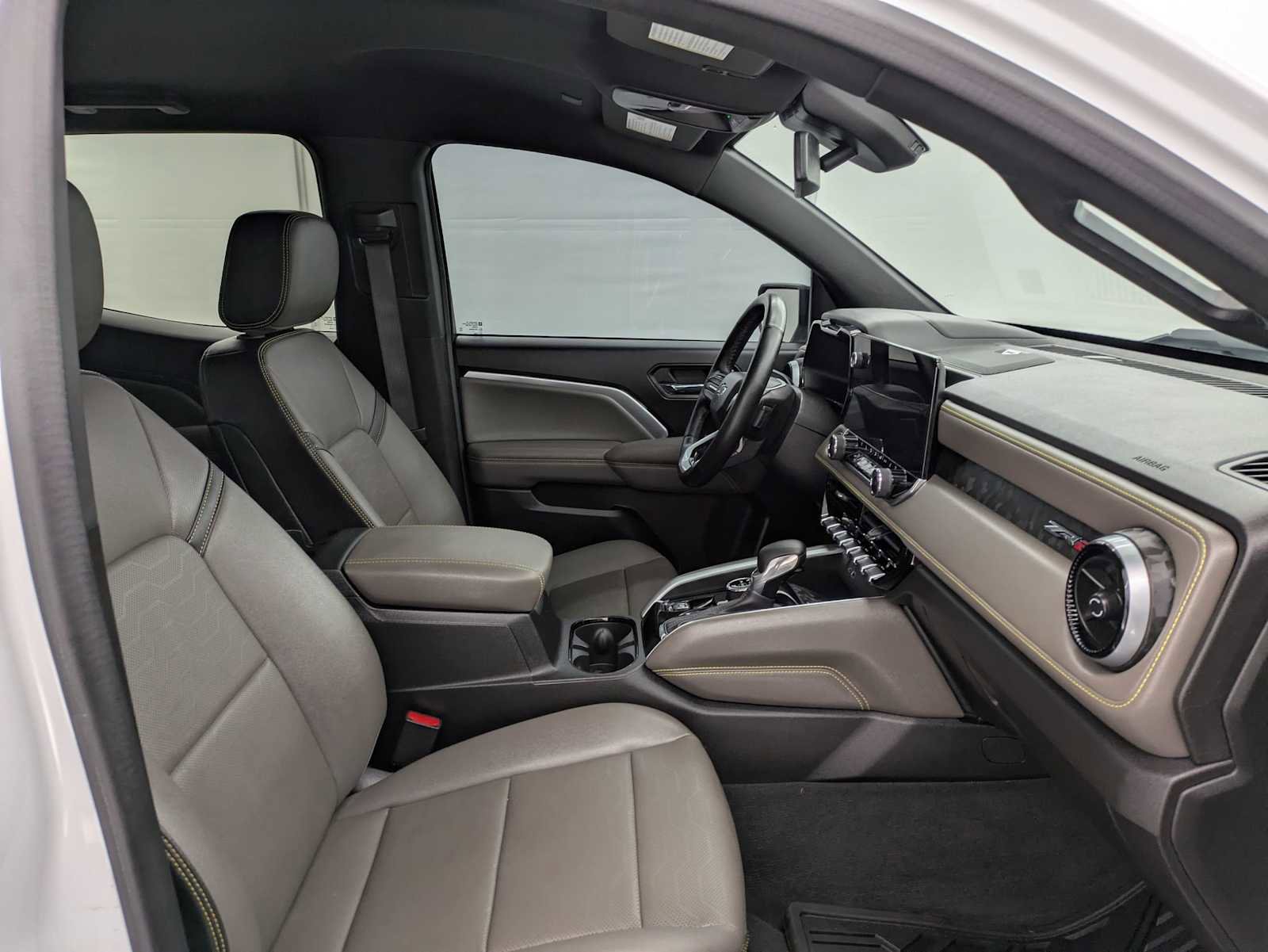 Used 2023 Chevrolet Colorado ZR2 w/ ZR2 Convenience Package III image 23