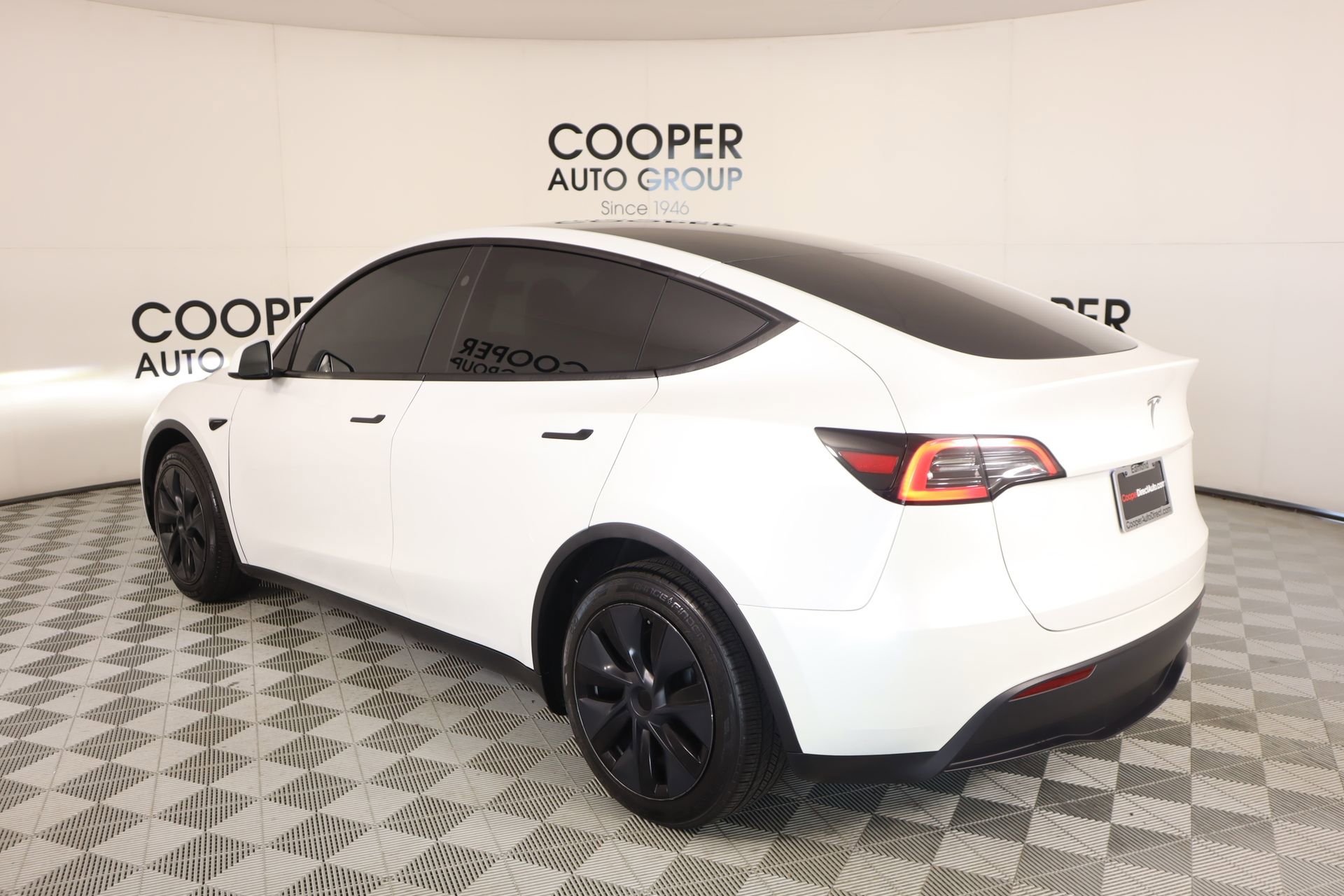 Used 2024 Tesla Model Y Long Range image 21