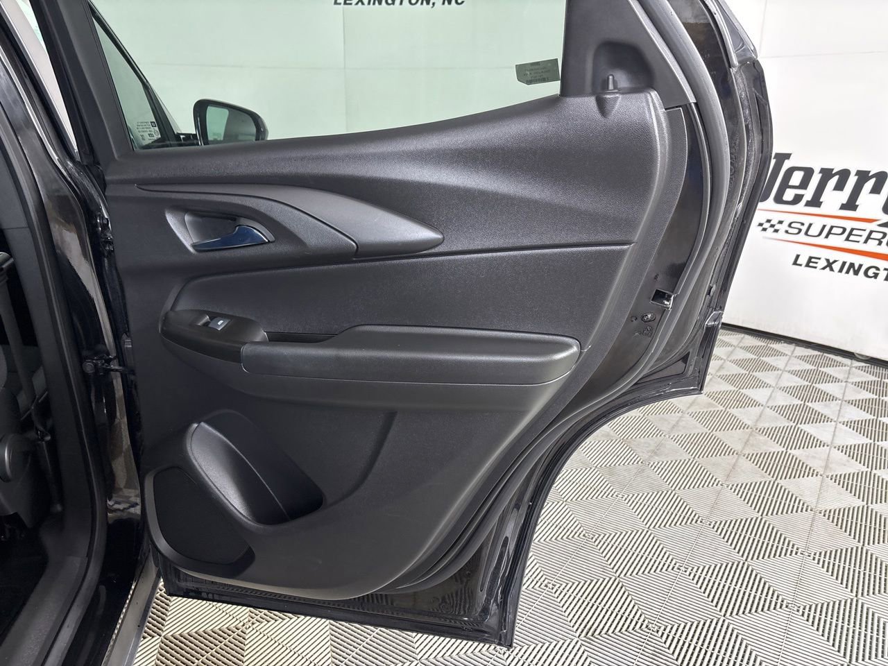 Used 2023 Chevrolet TrailBlazer RS w/ Sun and Liftgate Package FWD image 23