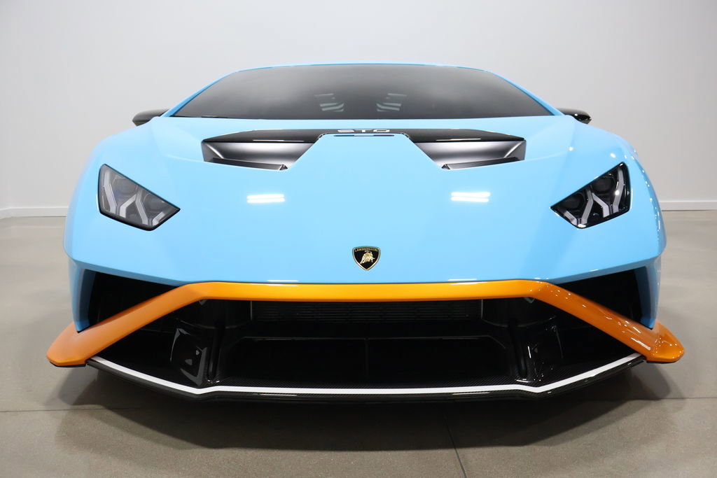 Used 2021 Lamborghini Huracan STO image 18