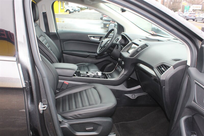 Used 2020 Ford Edge SEL w/ Convenience Package AWD/4WD image 14