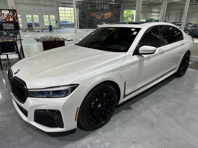 Used 2020 BMW 745e xDrive AWD/4WD image 1