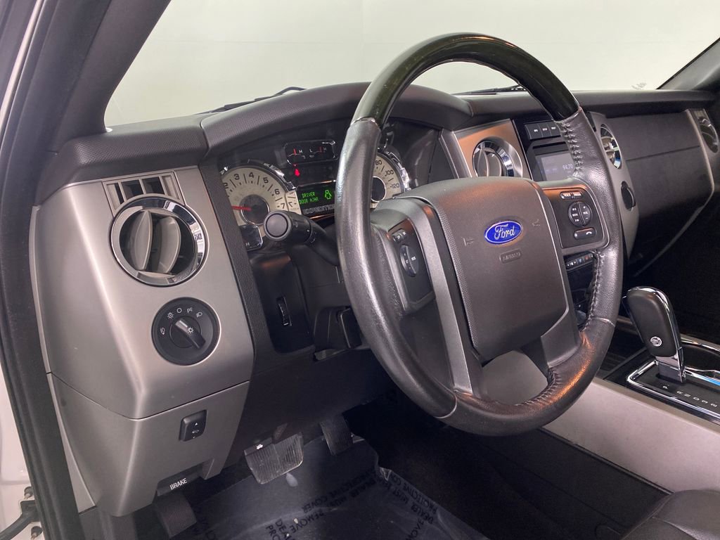 Used 2013 Ford Expedition Limited image 11