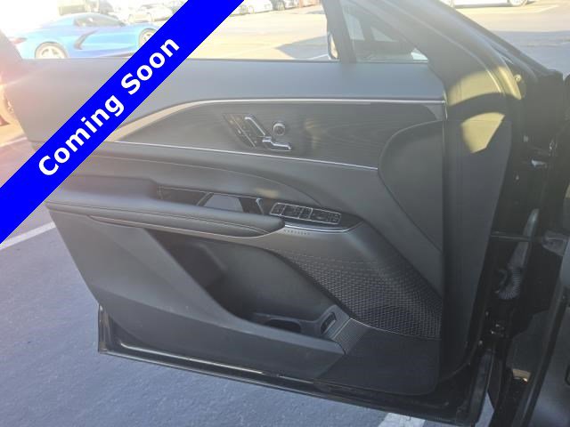 Used 2025 Cadillac Lyriq Luxury image 7