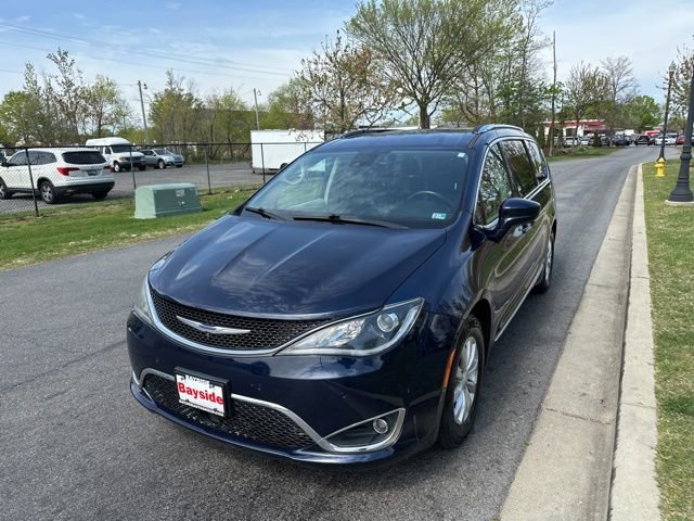 Used 2019 Chrysler Pacifica Touring-L w/ Advanced Safetytec Group image 6