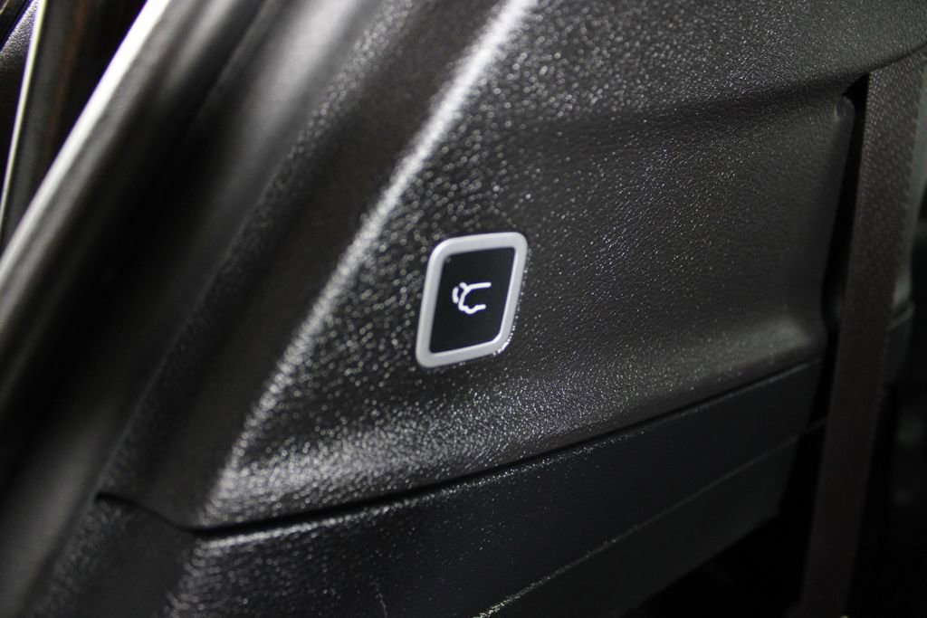 Used 2018 Chrysler Pacifica Touring Plus w/ S Appearance Package image 18