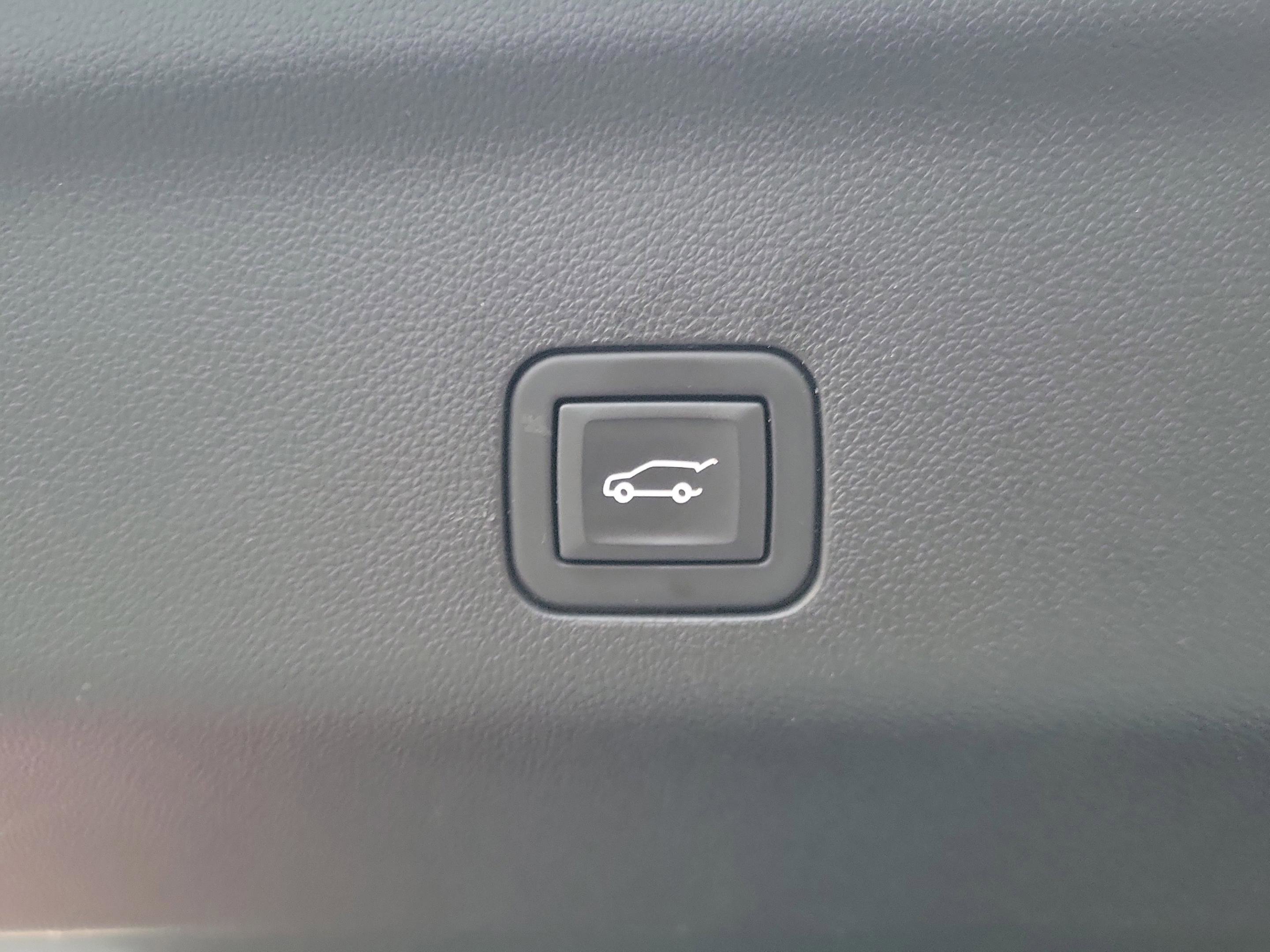 Used 2024 Chevrolet Suburban LT image 12