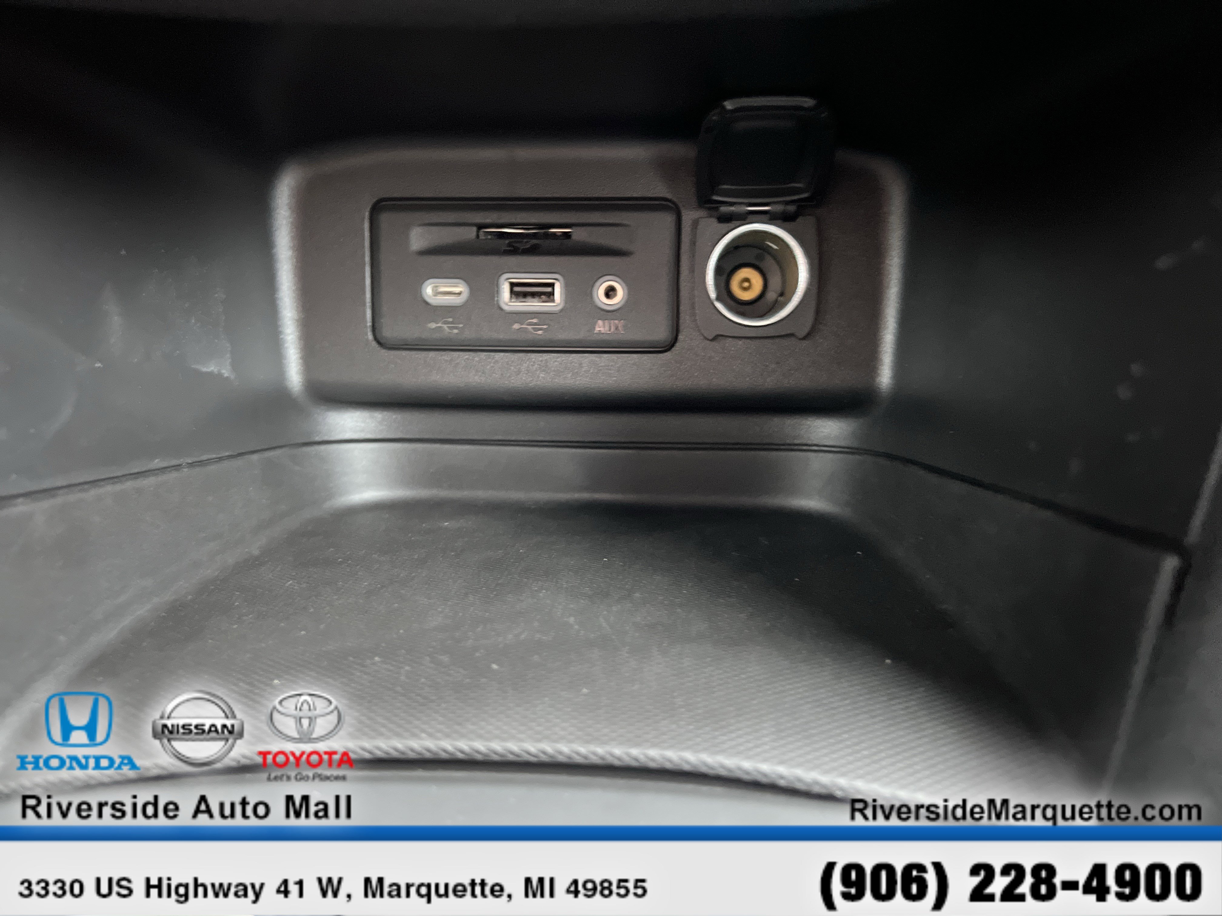 Used 2024 Chevrolet Equinox RS w/ RS Leather Package image 18