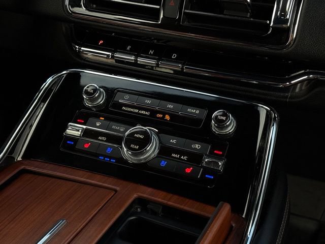 Used 2018 Lincoln Navigator Reserve w/ Technology Package AWD/4WD image 32