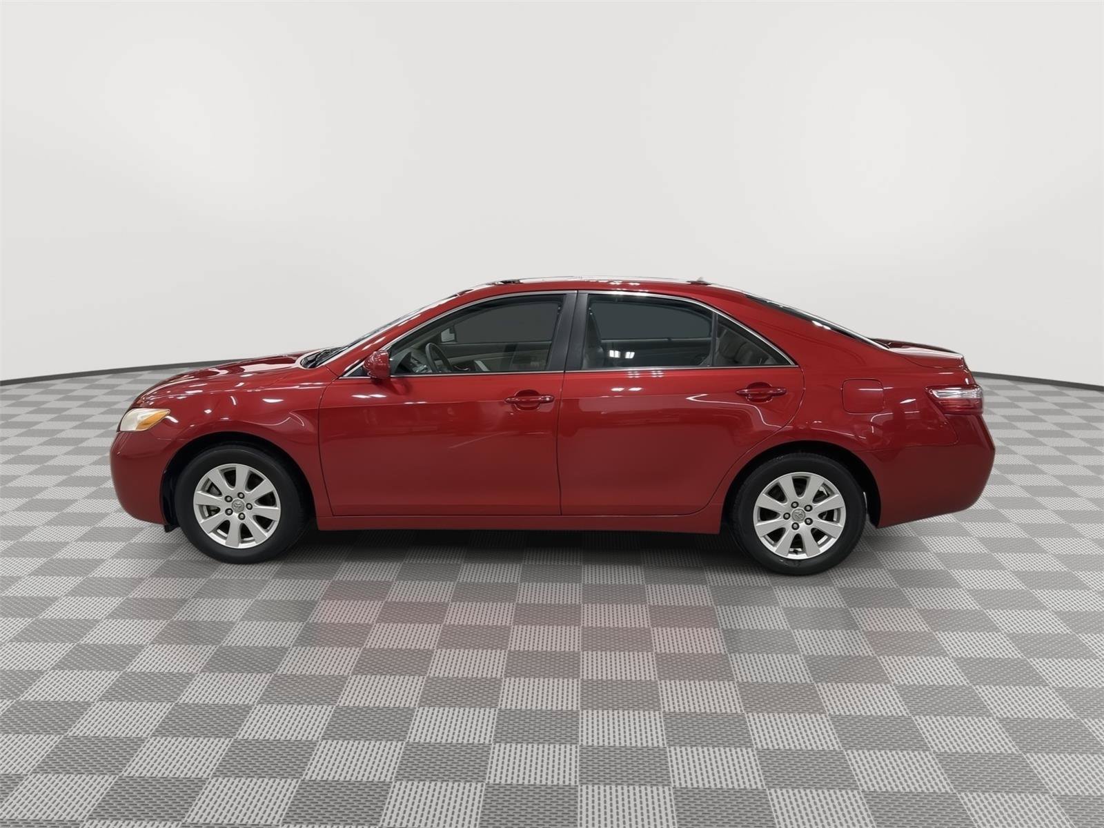 Used 2009 Toyota Camry XLE w/ Leather Pkg FWD image 3
