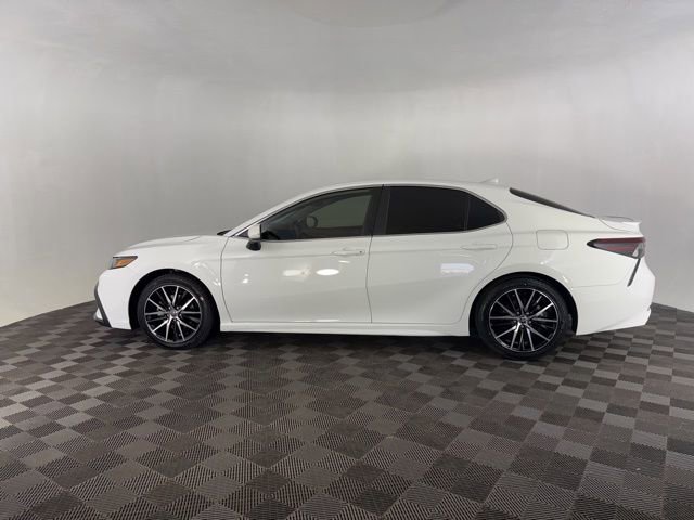 Used 2021 Toyota Camry SE image 8