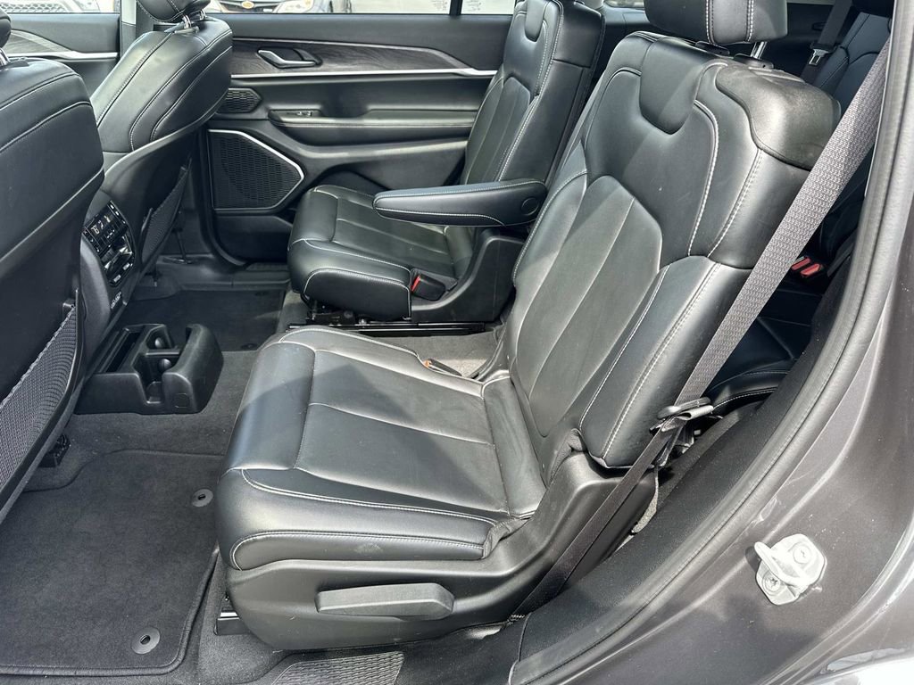 Used 2021 Jeep Grand Cherokee L Limited AWD/4WD image 12