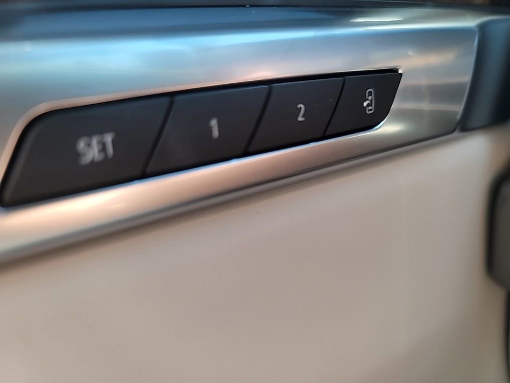 Certified 2026 Cadillac Escalade Platinum Sport w/ LPO, ONYX Package AWD/4WD image 18