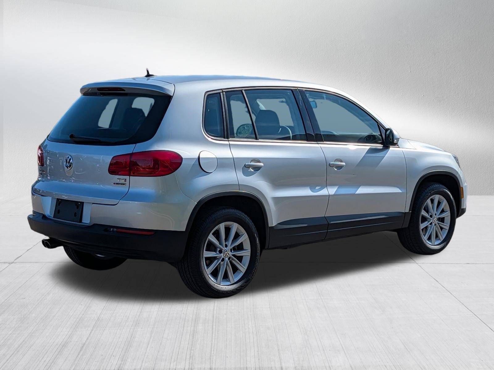 Used 2018 Volkswagen Tiguan Limited AWD/4WD image 7