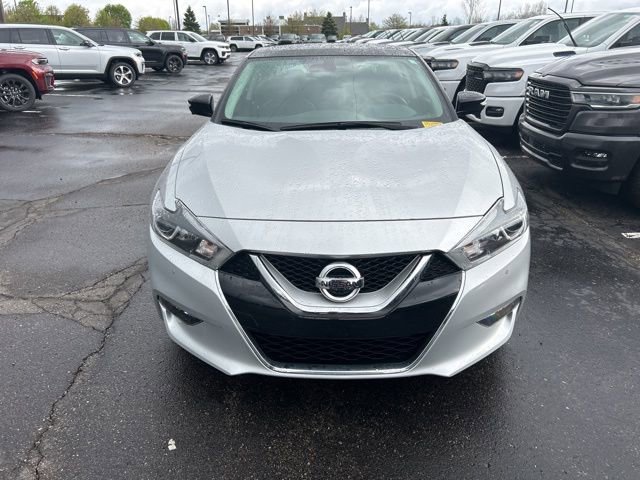 Used 2016 Nissan Maxima Platinum w/ Interior Lighting Package FWD image 6